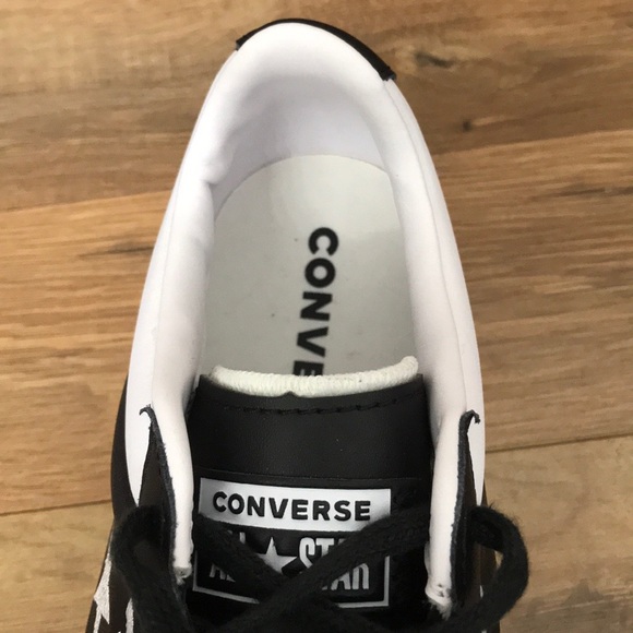CONVERSE LOW TOP BRAND NEW - Picture 13 of 16